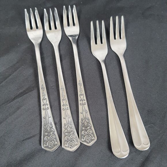 5 Vtg Oxford Hall International Stainless Cocktail Forks Rose Pattern Japan - Picture 1 of 6